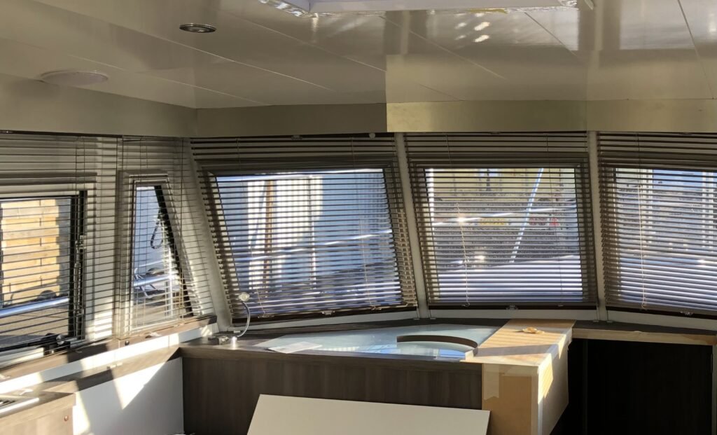 Jaloezieën boot schip luxaflex