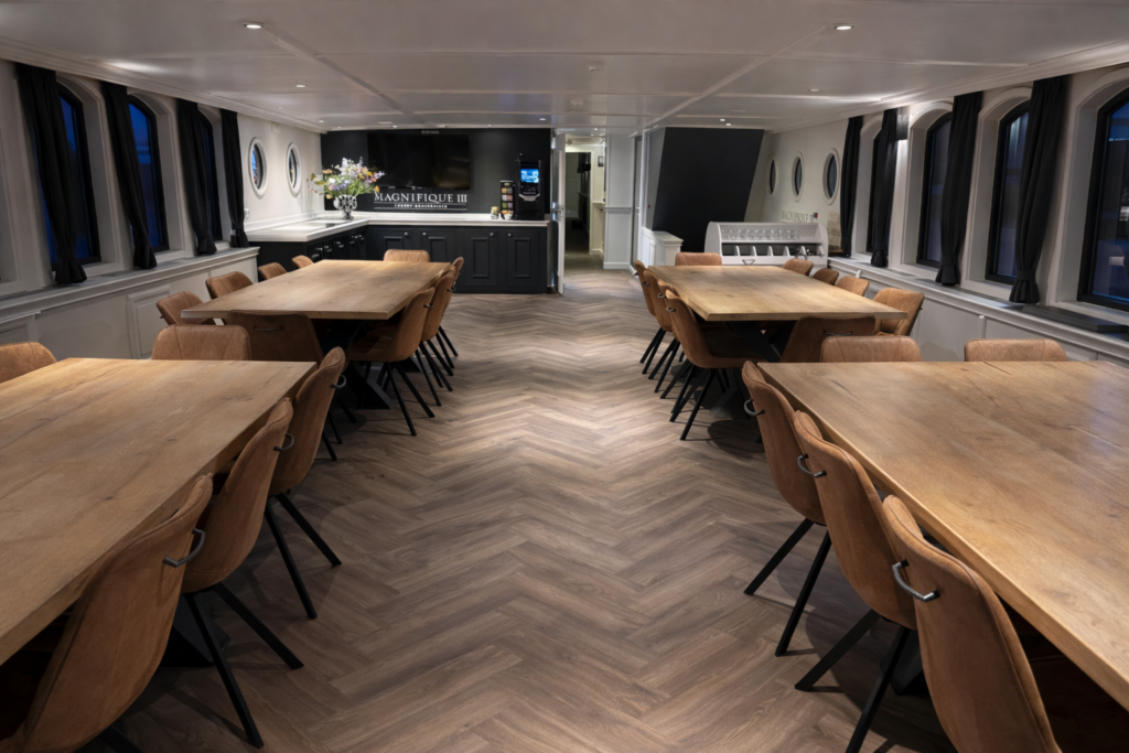 project stoffering pvc salon hotelschip magnifique